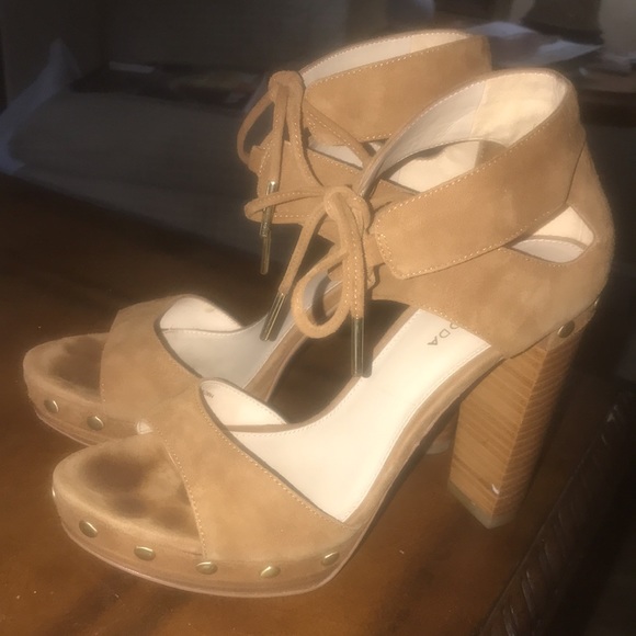 Pella Moda Heels - Picture 3 of 6